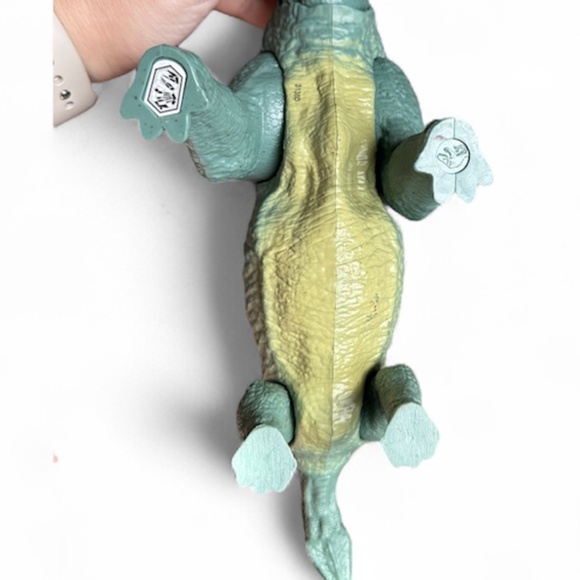 Jurassic Park World Action Attack STEGOSAURUS Mattel 2017 Action Figure Dinosaur - Picture 7 of 8